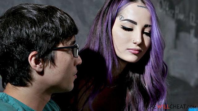 Valerica Steels bails on her husband again