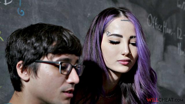 Valerica Steels bails on her husband again