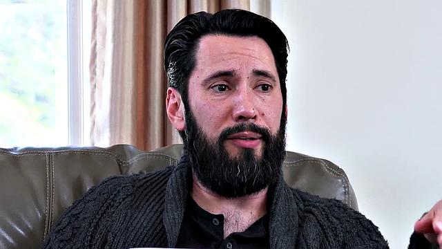 zoey monroe учит мужа, как трахают по-настоящему на диване