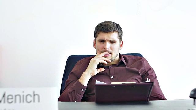 Stunning secretary fucked by boss