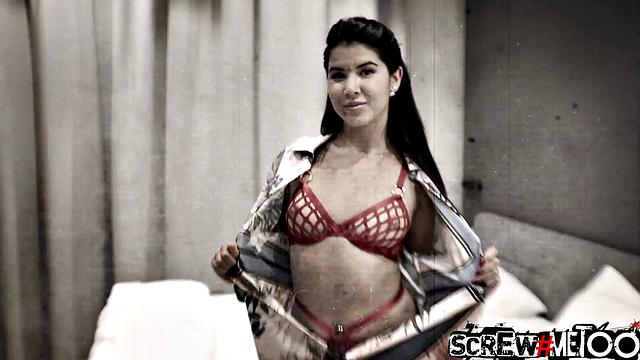 Dee's Lucky Encounter