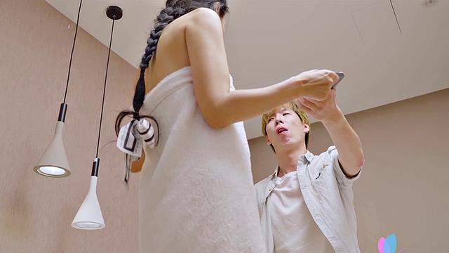 Xian'erai is looking to date but is seduced by her first