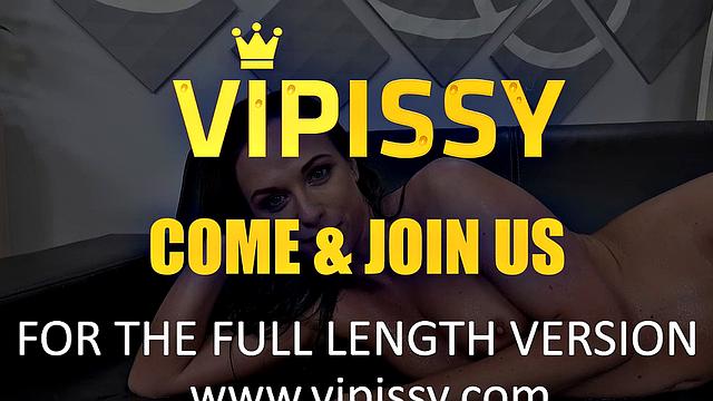 Sexy Brunette Drinks Lots Of Piss During Session