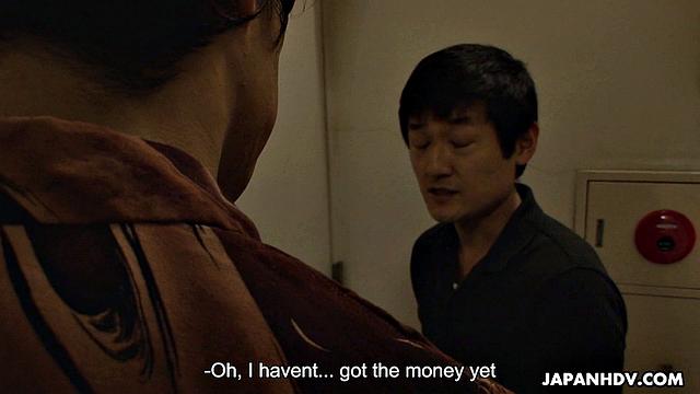 Миниатюрная Юри Куросаки соблазняет босса горячим сексом в офисе