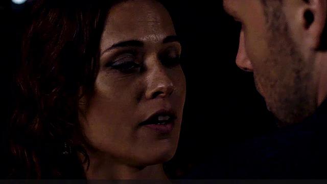 Celebrity beauty Valeria Bilello gets oiled up & showered in steamy bathtub action