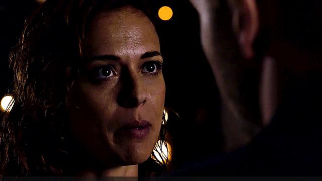 Валерия Билелло устроила комедийный стрип в скользкой ванне