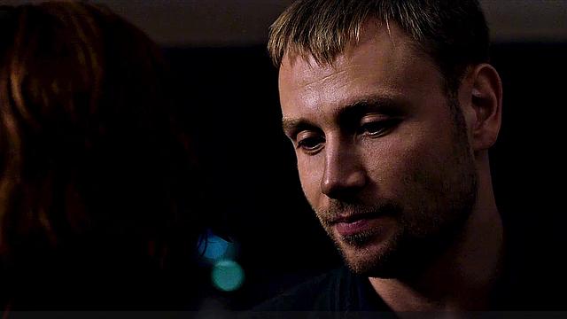 Валерия Билелло устроила комедийный стрип в скользкой ванне