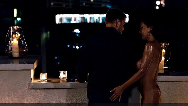 Celebrity beauty Valeria Bilello gets oiled up & showered in steamy bathtub action