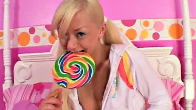 Naughty Lexy goes Solo and Kinky