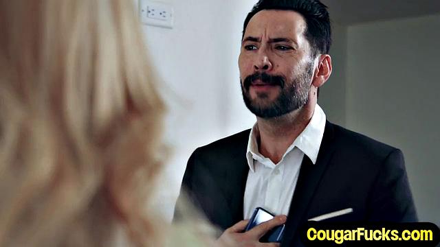 Stunning Big-Titted Cougar Drilled