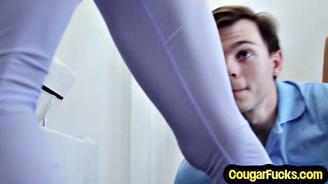 Stunning Big-Titted Cougar Drilled