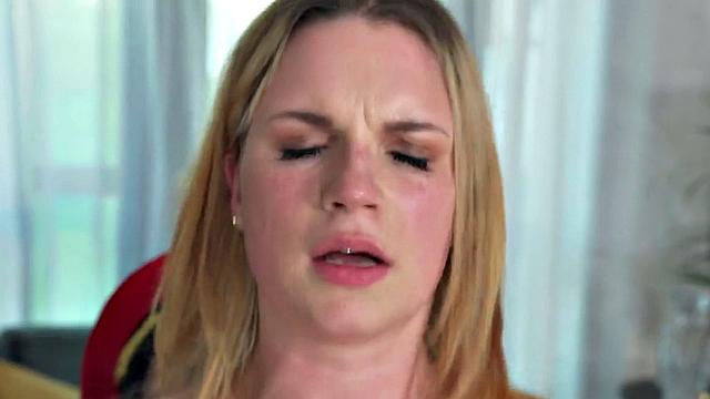 Stunning cock-hungry blonde fucked