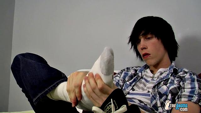 Tyler Bolt Enjoys Sucking Toes All by Himself