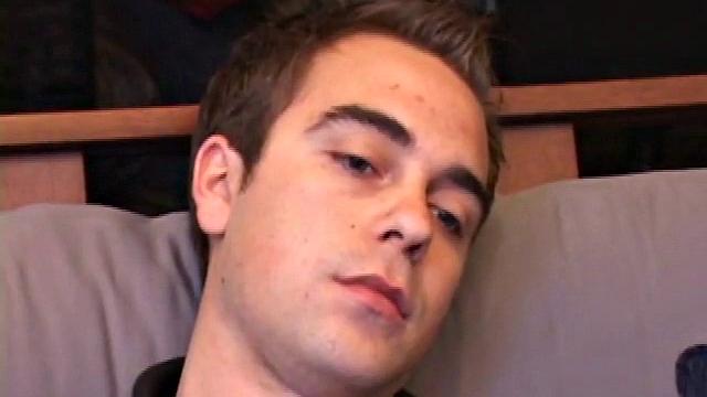 Young amateur Vincenzo is cleaned up and looking good. Ready to bust his nut, he drops his pants and underwear, but leaves his shirt on as he strokes away at his undercarriage.