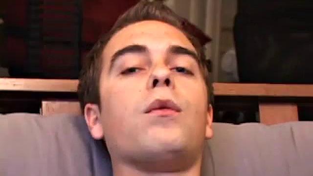 Young amateur Vincenzo is cleaned up and looking good. Ready to bust his nut, he drops his pants and underwear, but leaves his shirt on as he strokes away at his undercarriage.