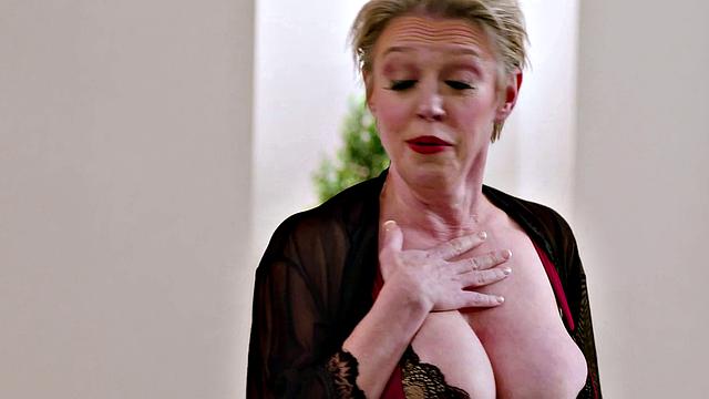 ADULT TIME - Loving Stepdaughter Chanel Camryn Seduces Stepmom Dee Williams And Eats Pussy!