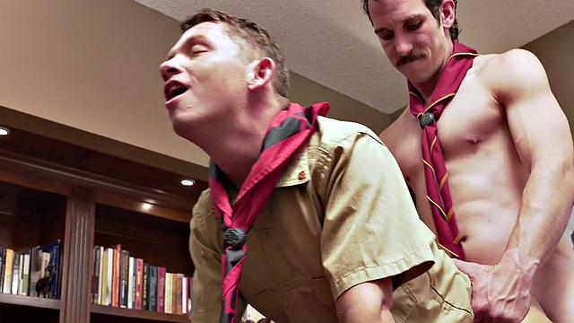 Elder gay scoutfucks twink in office while alone