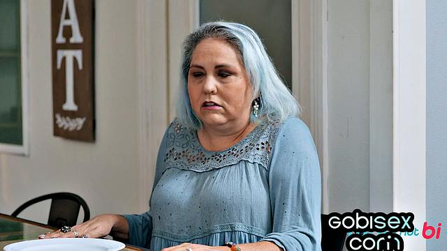 Roundbooty cutie drilled in bi 3some