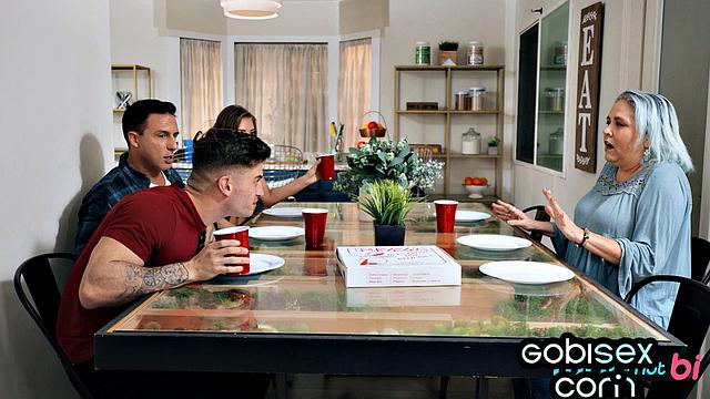 Roundbooty cutie drilled in bi 3some