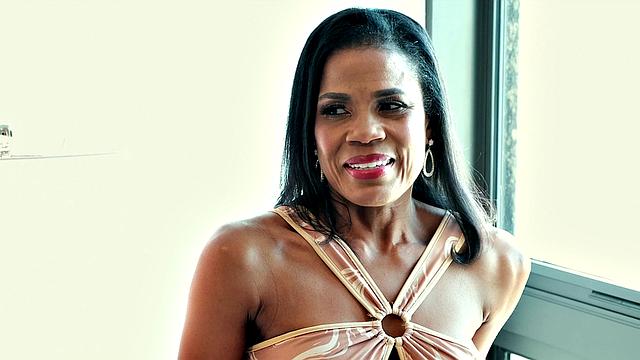 Raven fucks a guy young enough to be her son