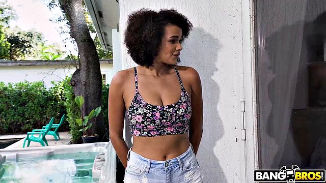 Застукала папашу за порнушкой - пришлось разрулить на члене