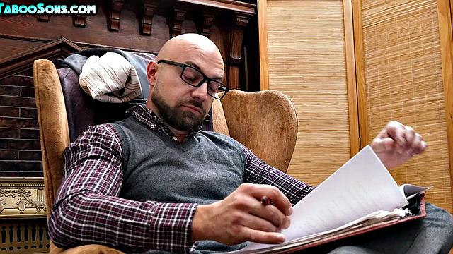 Mature throatfucking twunk