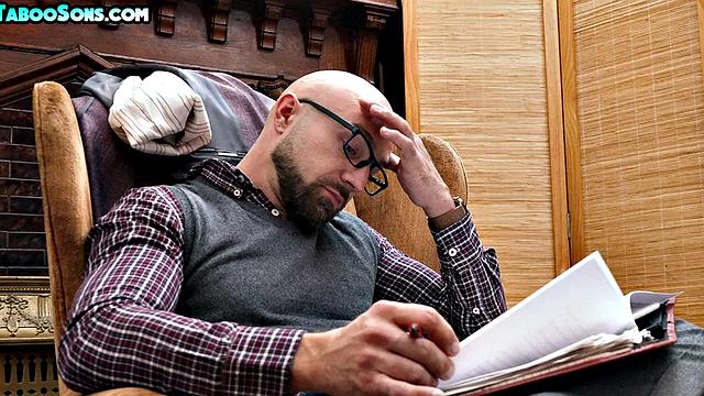 Mature throatfucking twunk