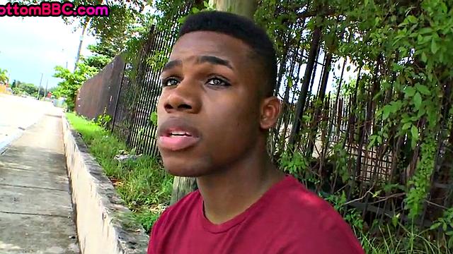 Amateur Nubian stud fucked outdoors after pickup