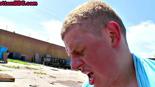 Amateur Nubian stud fucked outdoors after pickup