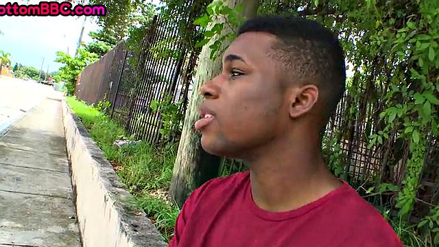 Amateur Nubian stud fucked outdoors after pickup