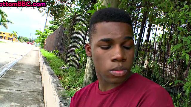 Amateur Nubian stud fucked outdoors after pickup