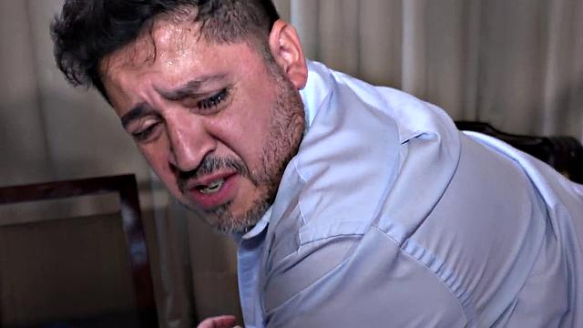 Real fat DILF likes getting barebacked by twink in office