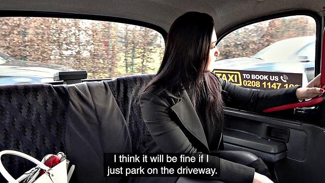 Kinky brunette dancer gives a VIP dance to lucky dude in a car