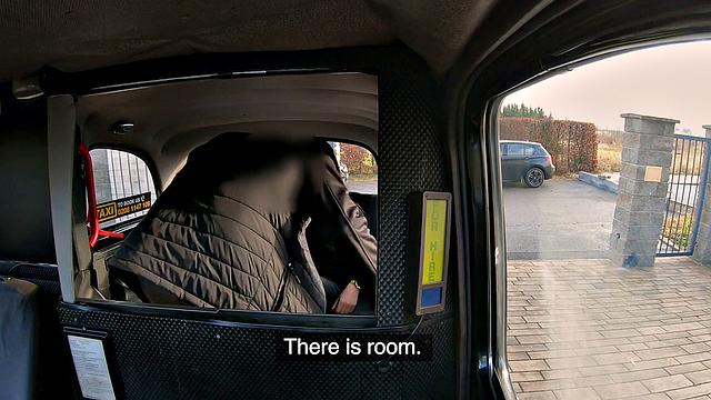 Kinky brunette dancer gives a VIP dance to lucky dude in a car