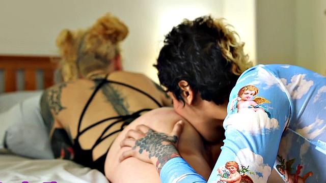 Amateur lez babe rimmed by GF at home