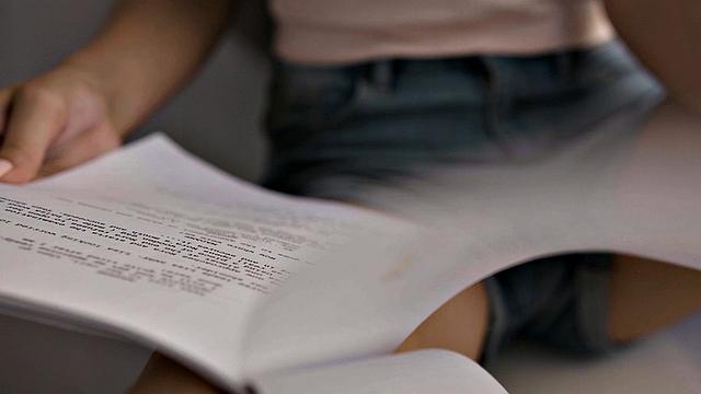 21 NATURALS - Petite Stacy Cruz Welcomes Her Man By Masturbating