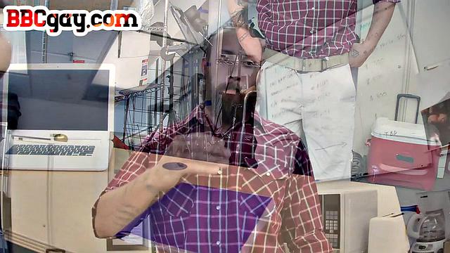 Bearded white lad doggystyled by BBC