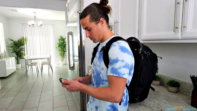 Stepmom Is Always Helpful - S1:E6