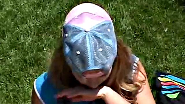 Teen rubbing her clit outdoors