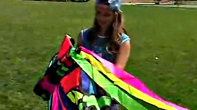 Teen rubbing her clit outdoors