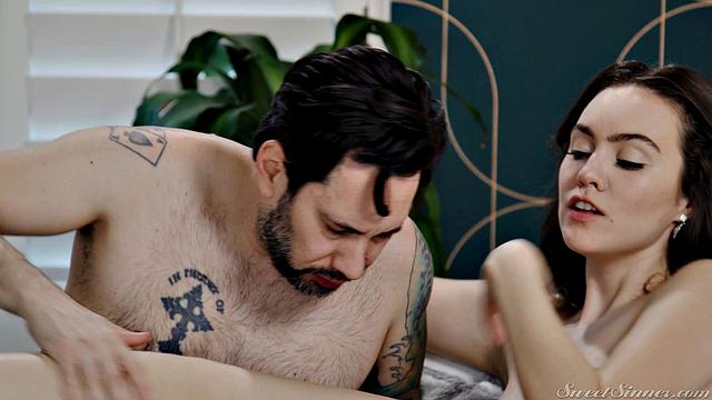 The Seductress 4 - Scene 4 - Seduce