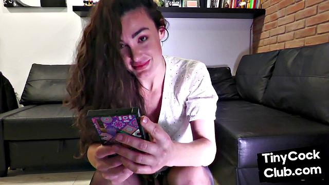 SPH British babe makes fun of losers with pathetic dickie