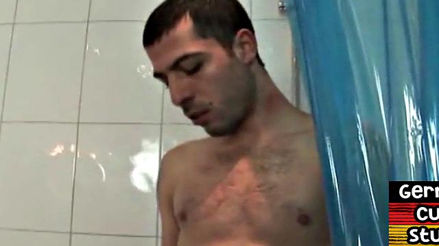 Real retro German deepthroating in the bath