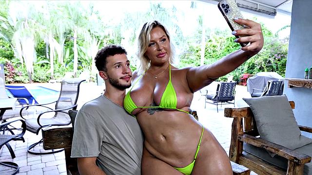 Fucking my stepmom felt so good!