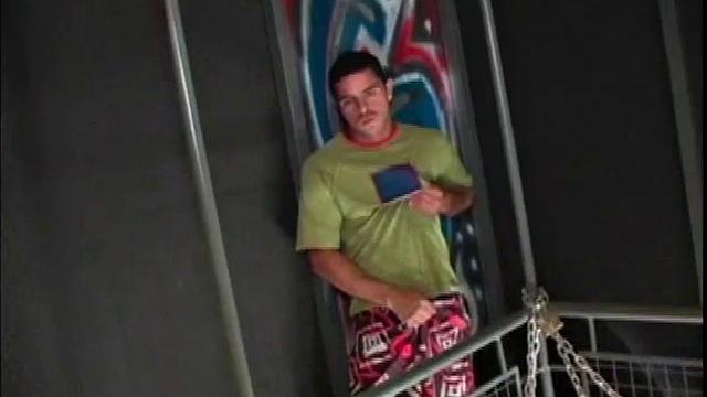 This scene opens with Latino Emmilio Calvo dancing and stripping in a dark strip club cage. His writhing and self-pleasure is too much for Felipe Sainz to handle. Soon, the erotic dancer approaches him and the sucking begins.