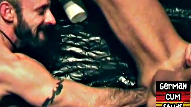 German gaydaddy fists ass of BF before 69