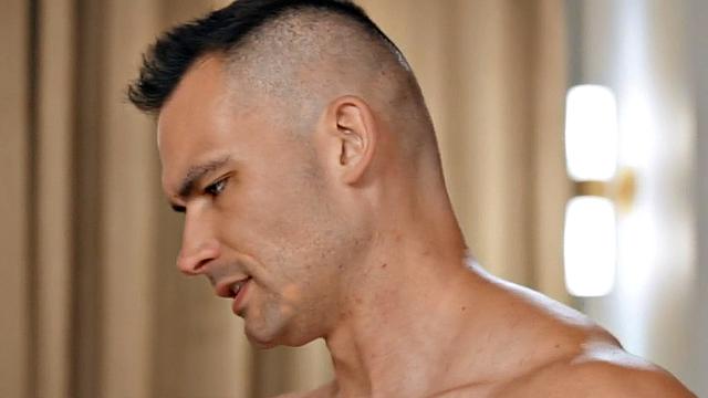 Athletic jock cums on face after bareback fucking