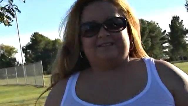 Chubby Blonde Vivian Gives Awesome Head