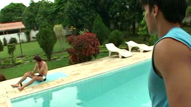 Hot Oral Session By The Pool