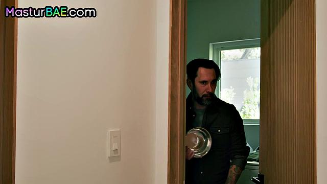 Huge busty babe gets pussypounded